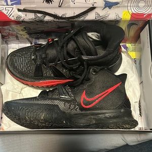 KYRIE SHOES